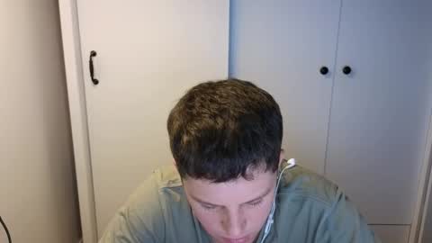 Snapshot of st1vemaster01 chatting on December 19, 2025, 4:58 pm st1vemaster01 online show from December 19, 2025, 4:58 pm