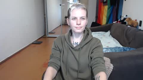 Snapshot of stacey_hot_01 chatting on December 16, 2024, 6:53 am Stacey online show from December 16, 2024, 6:53 am