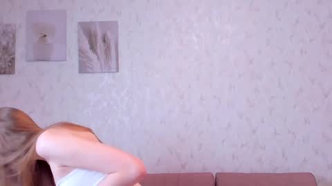 Lia online show from March 1, 2025, 1:29 pm