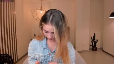 Stacy Woods online show from July 28, 2026, 11:17 am