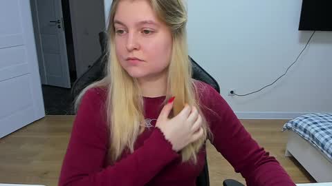 Stacy  online show from December 1, 2024, 7:03 pm