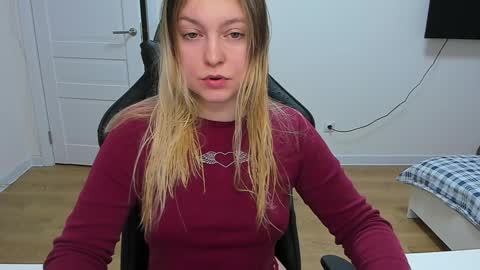 Stacy  online show from December 30, 2024, 7:59 am