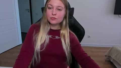 Stacy  online show from September 23, 2025, 10:51 am