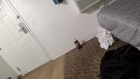 Straightupdownbad online show from February 15, 2026, 6:32 am