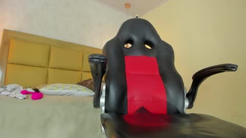 KEIMI  online show from April 6, 2026, 4:46 am