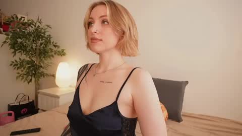 Snapshot of stanovaya300kg chatting on April 27, 2026, 1:42 pm Kristina online show from April 27, 2026, 1:42 pm