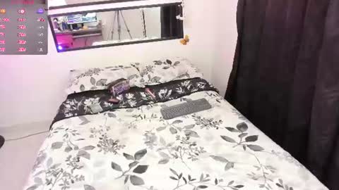 Snapshot of star_darling chatting on July 28, 2026, 4:50 pm S T A R online show from July 28, 2026, 4:50 pm