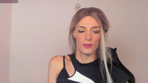 Snapshot of star_storm chatting on January 1, 2025, 5:43 am star_storm online show from January 1, 2025, 5:43 am