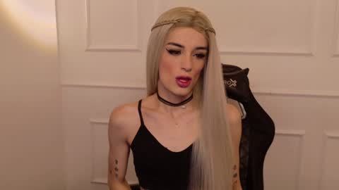 Snapshot of star_storm chatting on February 8, 2025, 12:17 am star_storm online show from February 8, 2025, 12:17 am