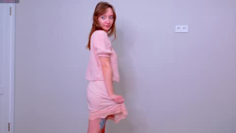 Snapshot of starbeam__ chatting on December 22, 2025, 3:03 am Ann online show from December 22, 2025, 3:03 am