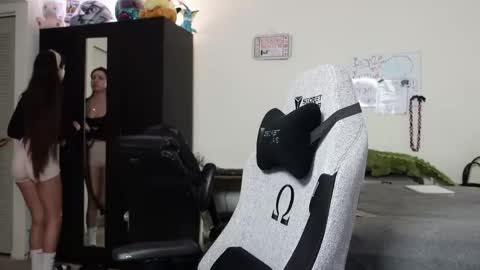 stardust_seiya online show from February 11, 2026, 9:42 pm