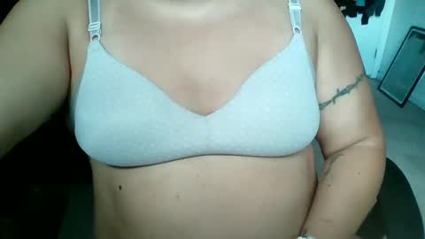 Snapshot of starella___saxxxton chatting on October 18, 2025, 2:51 pm starella___saxxxton online show from October 18, 2025, 2:51 pm