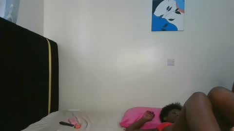 Snapshot of stargirl_lia chatting on November 28, 2025, 8:28 am lia online show from November 28, 2025, 8:28 am