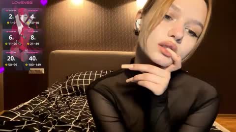 starlitsiren online show from March 13, 2026, 4:02 pm