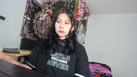 Snapshot of starmoonly chatting on February 16, 2025, 3:04 am starmoonly online show from February 16, 2025, 3:04 am