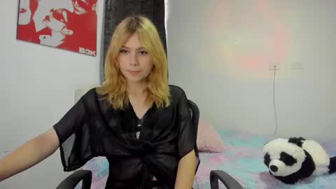 Snapshot of starmoonly chatting on November 30, 2025, 10:25 pm starmoonly online show from November 30, 2025, 10:25 pm