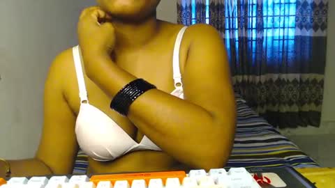 StarryWhispers online show from July 6, 2026, 9:17 am