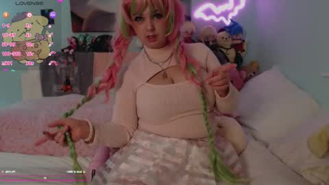 Snapshot of starsaturn chatting on November 17, 2025, 4:07 am Saturn online show from November 17, 2025, 4:07 am