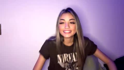 Snapshot of stasiakopiasz chatting on May 3, 2026, 8:15 pm Mia online show from May 3, 2026, 8:15 pm