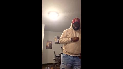 Snapshot of stayinalive1992 chatting on December 16, 2025, 4:06 am stayinalive1992 online show from December 16, 2025, 4:06 am