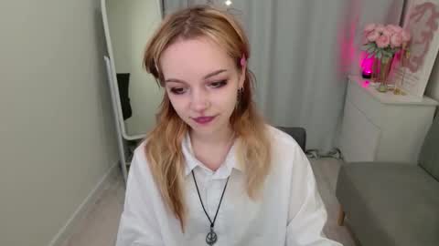 Snapshot of staymonica chatting on September 26, 2025, 1:48 pm MONICA online show from September 26, 2025, 1:48 pm