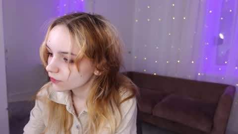 Snapshot of staymonica chatting on October 8, 2025, 1:42 pm MONICA online show from October 8, 2025, 1:42 pm