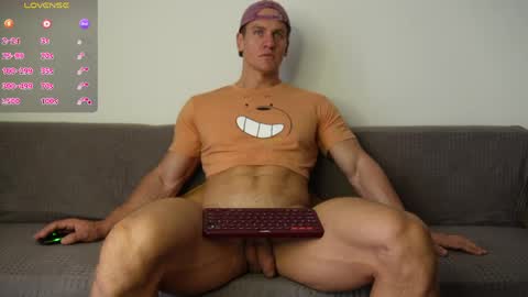 Snapshot of steevemuscle chatting on May 13, 2026, 2:42 am Steeve online show from May 13, 2026, 2:42 am