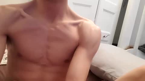 STEEVIDENTACHATTE online show from February 18, 2025, 1:44 pm