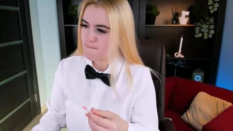 stef_nicks online show from November 21, 2025, 5:17 am