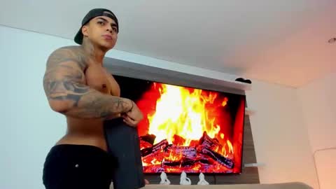 Snapshot of stefan_macallan chatting on October 11, 2025, 2:15 pm Macallan online show from October 11, 2025, 2:15 pm