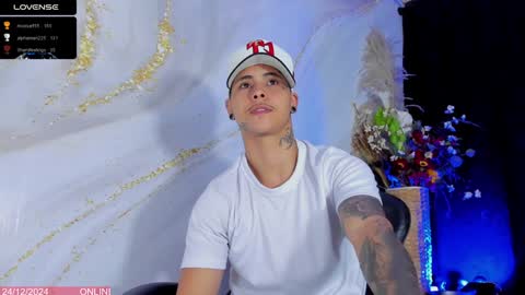 Snapshot of stefan_wonder_ chatting on December 24, 2024, 2:22 pm Wonder online show from December 24, 2024, 2:22 pm
