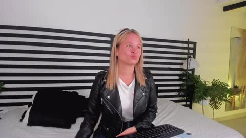 Snapshot of stefannny_ chatting on January 20, 2025, 12:18 pm Stefanny online show from January 20, 2025, 12:18 pm