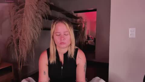 Snapshot of stefannny_ chatting on March 11, 2025, 12:17 pm Stefanny online show from March 11, 2025, 12:17 pm