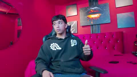 Stefano online show from December 17, 2025, 7:31 pm