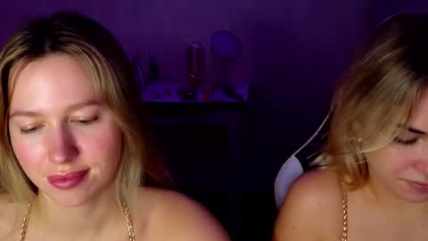 stefany_and_bettany online show from November 14, 2025, 8:51 pm