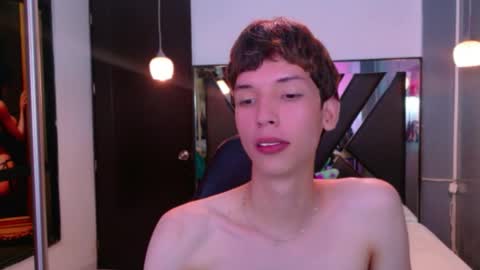 stefany piink online show from April 30, 2026, 4:08 am