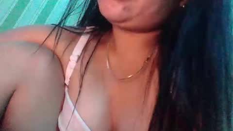 Snapshot of steffani_love chatting on October 23, 2025, 2:22 am steffani_love online show from October 23, 2025, 2:22 am