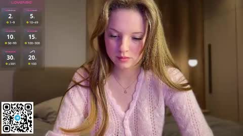 Snapshot of steffi_meoww chatting on April 25, 2026, 7:33 pm STEFI Streams every day from 10 PM GTM1 online show from April 25, 2026, 7:33 pm