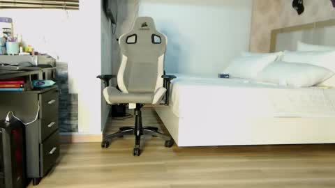 Zuly online show from September 21, 2025, 3:08 am