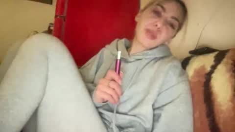 Snapshot of stefy_glow chatting on February 25, 2025, 7:58 pm stefy_glow online show from February 25, 2025, 7:58 pm