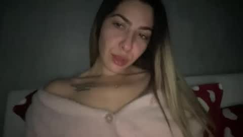 Snapshot of stefy_glow chatting on November 21, 2025, 11:03 pm stefy_glow online show from November 21, 2025, 11:03 pm