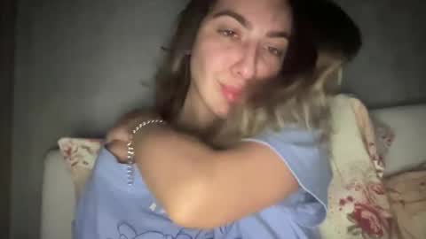 Snapshot of stefy_glow chatting on December 17, 2025, 9:21 pm stefy_glow online show from December 17, 2025, 9:21 pm