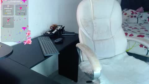 Estefany online show from November 29, 2025, 1:41 am