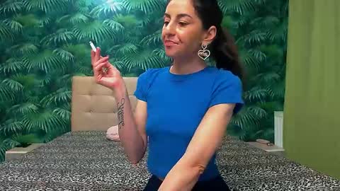 Snapshot of stella_john chatting on January 22, 2025, 5:48 am Stella John online show from January 22, 2025, 5:48 am