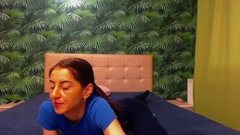 Snapshot of stella_john chatting on February 11, 2025, 5:58 am Stella John online show from February 11, 2025, 5:58 am