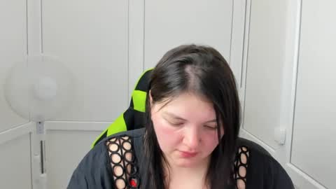 Snapshot of stella_la_ chatting on July 1, 2026, 12:07 pm Stella online show from July 1, 2026, 12:07 pm