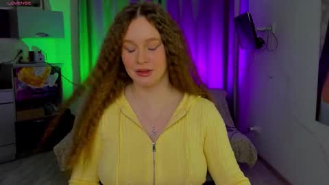 Snapshot of stella_pretty0 chatting on October 20, 2025, 4:40 pm Stella online show from October 20, 2025, 4:40 pm