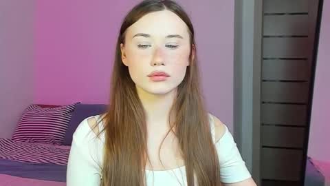 stella_sunny online show from November 5, 2025, 5:07 am