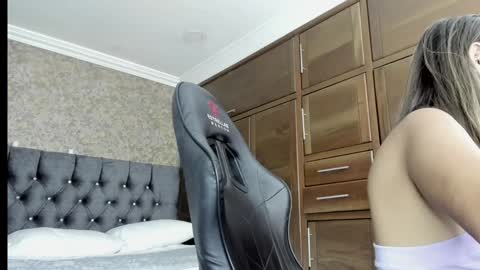 Snapshot of stella_xue chatting on January 7, 2025, 10:52 pm Estella online show from January 7, 2025, 10:52 pm