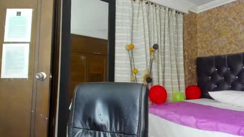 Snapshot of stella_xue chatting on March 4, 2025, 2:38 am Estella online show from March 4, 2025, 2:38 am
